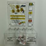 Caixa com divisão e suporte para etiquetas e papel!